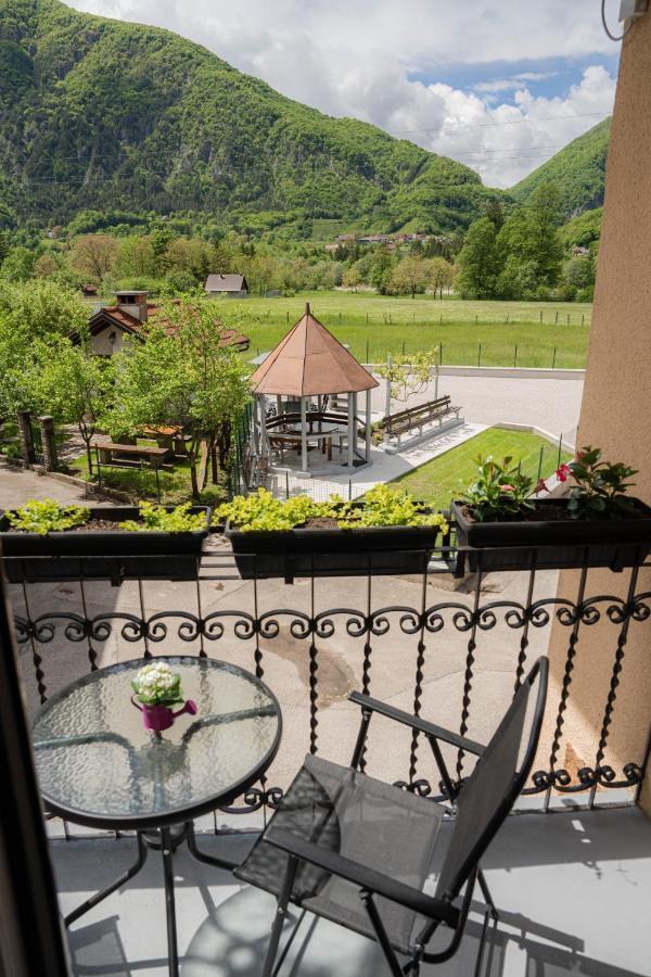 Relax House Soca Pensionat Bovec Eksteriør billede